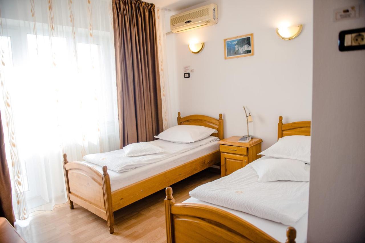Pensiune Roua 2 Αράντ Εξωτερικό φωτογραφία